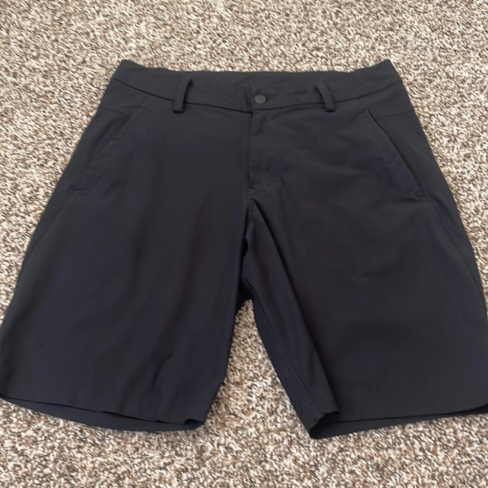 Lululemon Men’s Black Golf Shorts Size 34